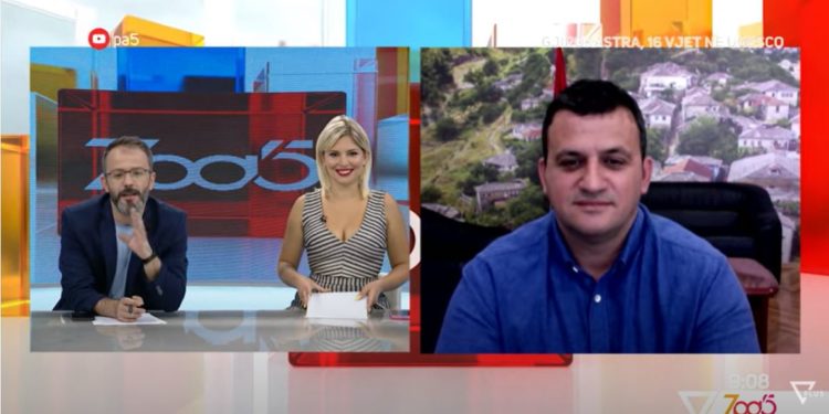 “Gjirokastra do të mbetet në histori pa Lazaratin”, gazetari bën batutën cinike në emision, ja si reagon kryetari i bashkisë (VIDEO)