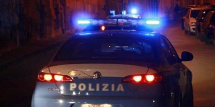 Italianët në festë për triumfin, shqiptari i nevrikosur qëllon makinën e policisë
