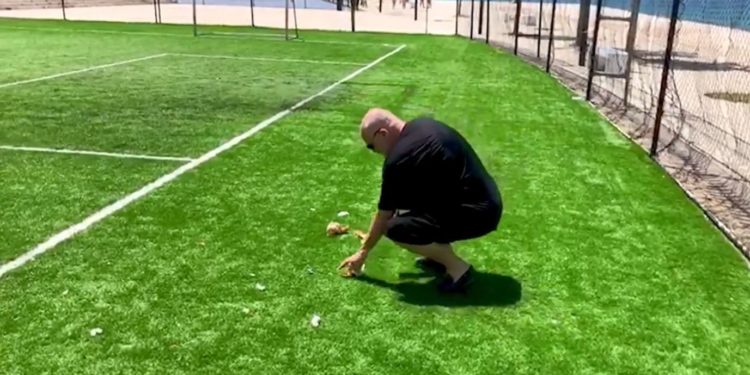 S’ka paqe në Vlorë/ Rama demaskon Dritan Lelin, shfaqet vetë duke pastruar mbeturinat (VIDEO)