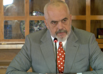 Rama paralajmëron kryebashkiakët: Mos u përzieni me prokurimet publike, mos luani me një zjarr që do bëhet gjithnjë e më përvëlues