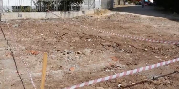 Detaje nga zbulimi i varrti masiv në Përmet, eshtrat u gjetën në një ish-repart të Ministrisë së Brendshme