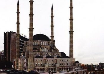 UNESCO reagon ashpër ndaj Turqisë për kthimin e monumenteve në xhami