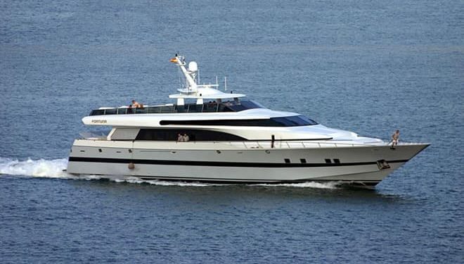 Vlorë, jahti me 11 persona në bord lëshon sinjalin SOS