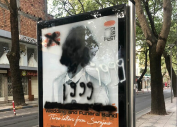 Përdhosen në Tiranë posterat e këngëtarit serb, Goran Bregoviç