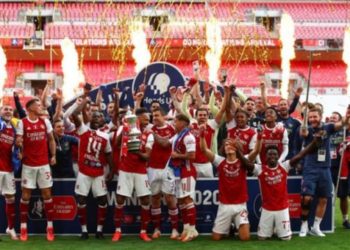 “Katari kërkon të blejë Arsenalin”, politikani i njohur tregon prapaskenat