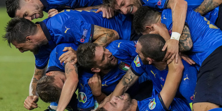 Triumfi në Euro 2020 nuk mjafton, Italia ende larg kreut në renditjen FIFA