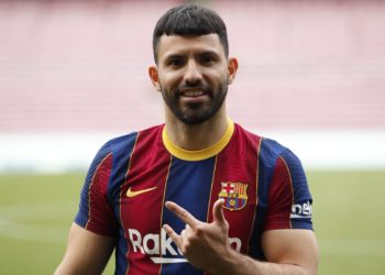 Pas largimit të Messit Barcelona humbet Aguero deri në nëntor