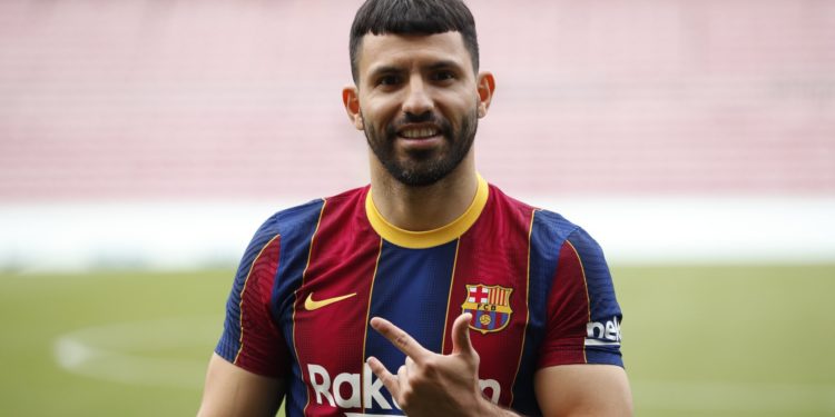 Pas largimit të Messit Barcelona humbet Aguero deri në nëntor