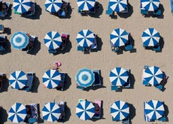 Turistët ballkanas shpëtojnë turizmin në Shqipëri