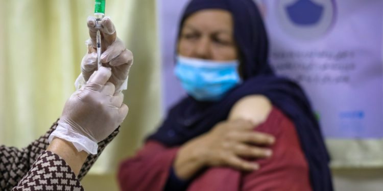 Talebanët ndalojnë vaksinën anti-covid në Afganistan: Nuk e lejon Kurani