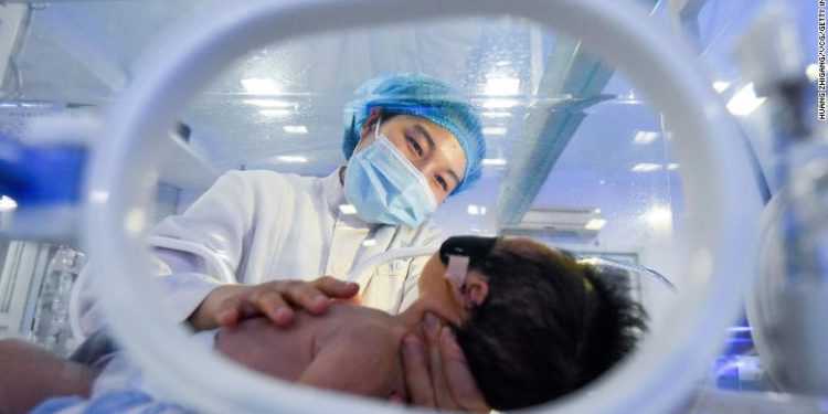 Kina e gjendur përballë një krize demografike/ Ju kërkon çifteve të reja më shumë fëmijë