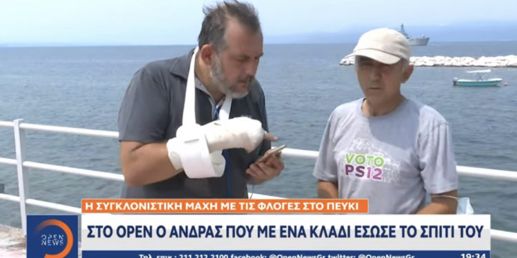 Astriti që u bë Apostol, emigranti shqiptar në Greqi shuan zjarrin me bluzën e PS: E ndiej detyrim, si të ishte vendi im (VIDEO)