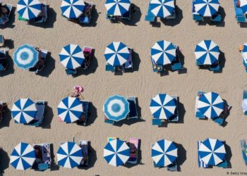 Turistët ballkanas shpëtojnë turizmin në Shqipëri