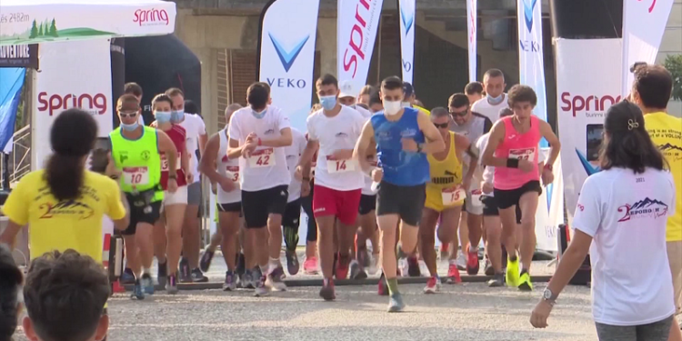 Gara e pazakontë në Dropull, mbi 100 qytetarë i bashkohen “Dropulli Run” (VIDEO)