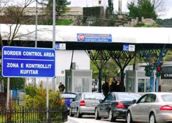 Mali i Zi vendos masa të reja kufizuese, përjashtohen udhëtarët nga Shqipëria dhe Rajoni