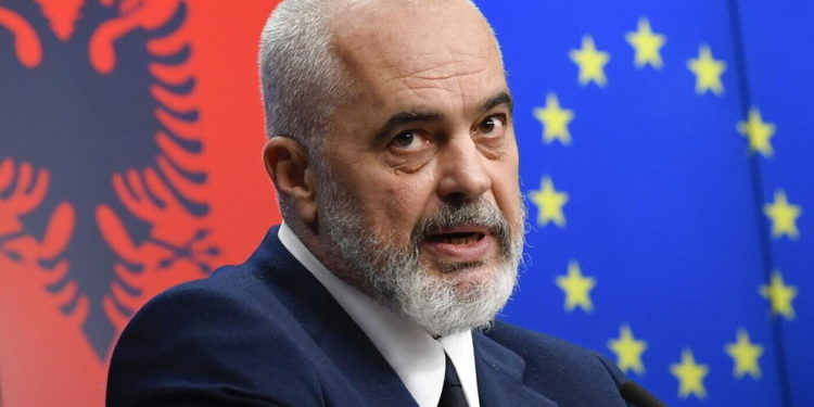 Kryeministri Rama intervistë për median italiane: Pritja e refugjatëve është detyrim i yni. Ishim ne afganët dikur, për ju italianët