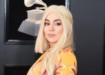 “Më pushuan nga puna sepse isha e dobët në Matematikë”, rrëfehet Ava Max, këngëtarja e famshme me origjinë nga Saranda