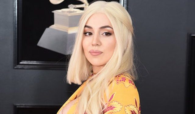 “Më pushuan nga puna sepse isha e dobët në Matematikë”, rrëfehet Ava Max, këngëtarja e famshme me origjinë nga Saranda