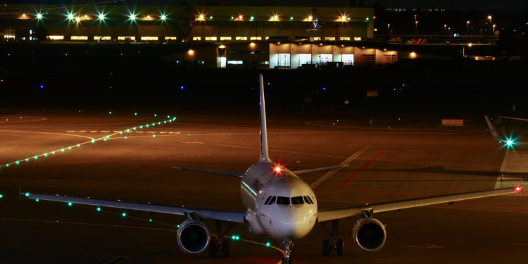 Zëri Amerikës: Sonte pas mesnate mbërrin në Shqipëri avioni i parë me afganë. Ja ku do strehohen