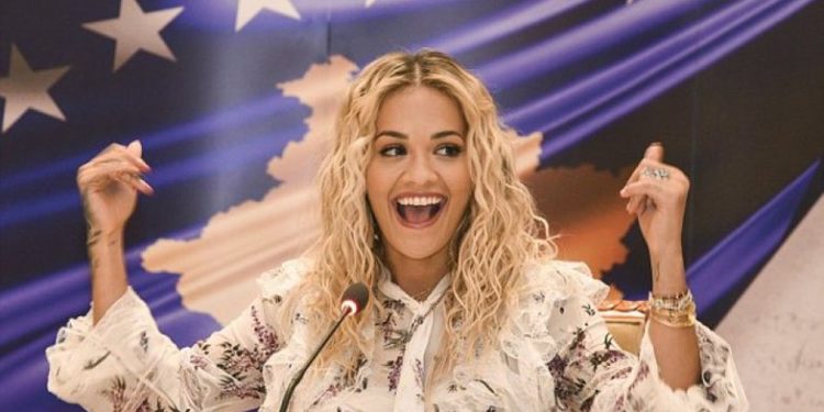 Rita Ora ndez debatin në rrjet: Jam kosovare, jo shqiptare…