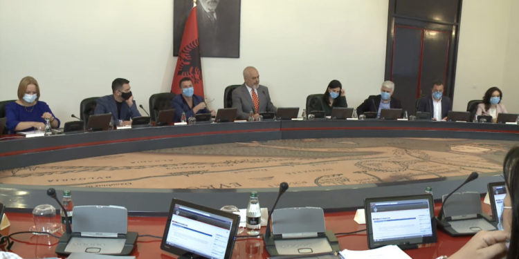 Javën e ardhshme, qeveria e re/Rama porosi ministrave aktualë: Do të vazhdoni punën deri në minutën e fundit