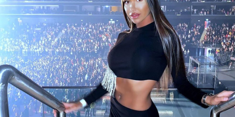 “Vajza, mos shikoni Audin, por atë që e nget”, modelja i përgjigjet gazetarit: Kafshë, si të ka marrë gruaja në shtëpi