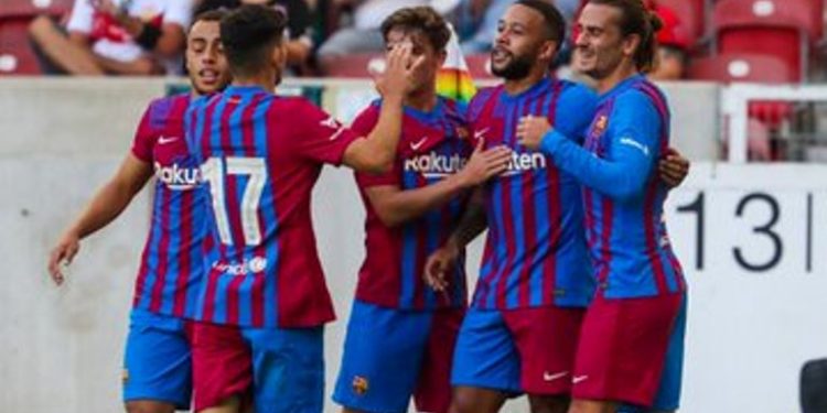 Barcelona mposht me lehtësi Stutgart-in, shkëlqejnë Depay dhe Griezmann
