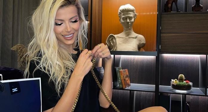 Moderatorja shqiptare në pritje të ëmbël?/Ja detajet që shtojnë dyshimet