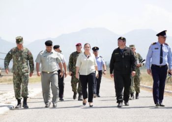 Shqipëria gati të presë afganët, Ministrja e Punëve të Jashtme inspekton qendrat akomoduese në Rinas: Janë marrë të gjitha masat, kurdo që të mbërrijë avioni i parë
