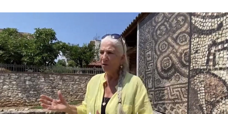 Turistja nga Jeruzalemi magjepset nga sinagoga në Sarandë: Këtu janë rrënjët dhe historia jonë (VIDEO)