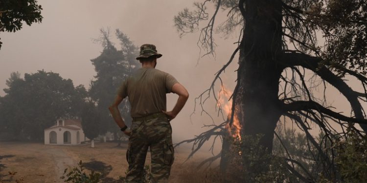 Hiqej sikur fikte zjarrin, por ndizte vatra të tjera… arrestohet piromani në Greqi
