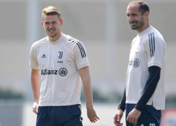 Barcelona ofertë të majme për De Ligt