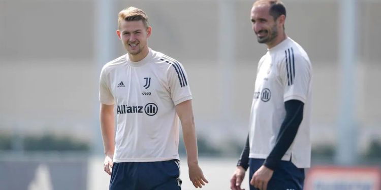 Barcelona ofertë të majme për De Ligt