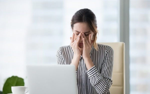 Këto shenja tregojnë se sytë e tu kanë nevojë për pushim