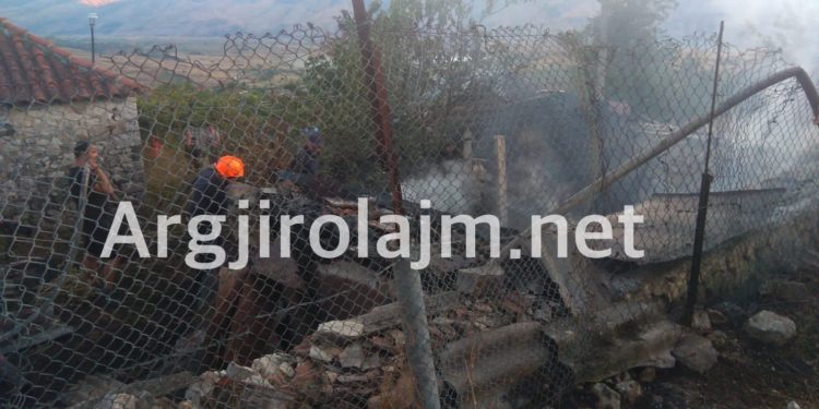 Zjarri në Libohovë, digjet banesa e emigrantit (FOTO)