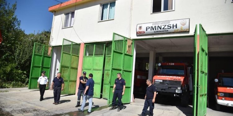 Prezantohet drejtuesi i ri i Shërbimit Zjarrfikës në Gjirokastër, Golemi: Ky shërbim kaq jetik duhet të jetë në lartësinë e sfidave që përballemi