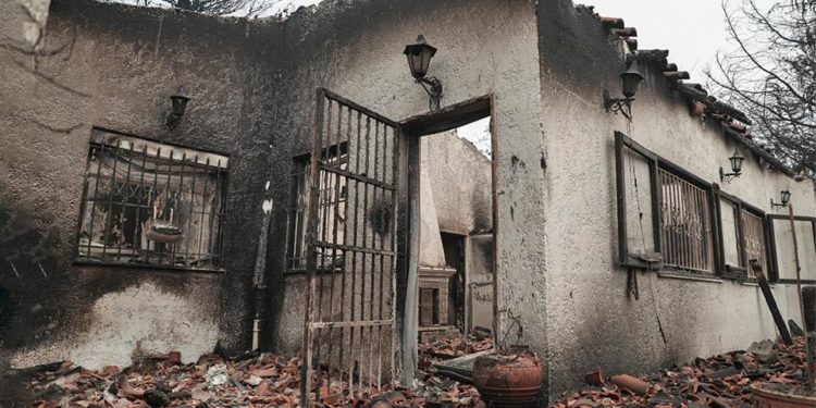 Mbi 300 shtëpi shkrumb e hi në Atikë, pamje të rënda nga Greqia (FOTO)