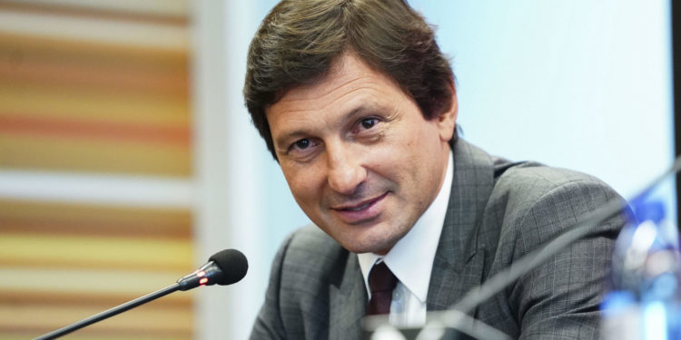 PSG gjen zëvendësuesin e Mbappe, menaxheri i yllit zbarkon në Paris