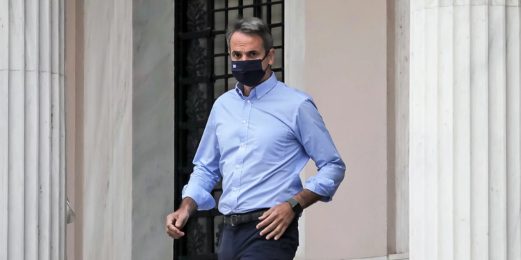 Ndryshime në qeverinë greke, Mitsotakis largon dy ministra