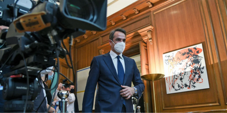 Zjarret dhe pandemia, priten ndryshime në qeverinë greke