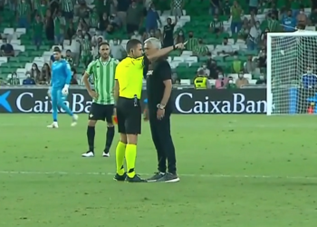 Roma humbet thellë, Mourinho-n nuk e mbajnë nervat, futet në fushë