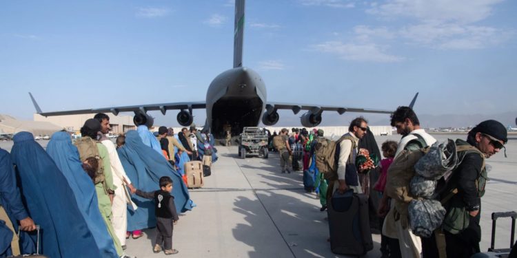 Rinisin evakuimet nga Kabuli pas sulmeve vdekjeprurëse