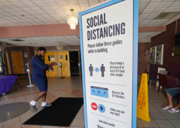 Rikthehen shifrat e dimrit në ShBA/ Mesatarisht 100 mijë raste të reja në ditë me COVID-19