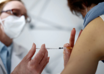 VOA: A janë të nevojshme vaksinat përforcuese tani apo më vonë?