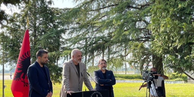 Riatdhesohen nga Siria 14 fëmijë dhe 5 gra, Rama: Kemi edhe një operacion tjetër