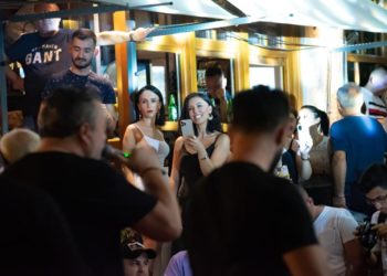 Të gjithë shkojnë në Gjirokastër, shihni çfarë ndodh në Pazar gjatë fundjavave (FOTO)