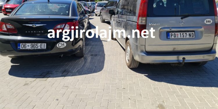 FOTO LAJM/ Kosova e Serbia bëjnë ‘paqe’ në Gjirokastër