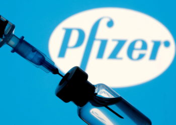 FDA miraton përdorimin e përhershëm të Pfizer