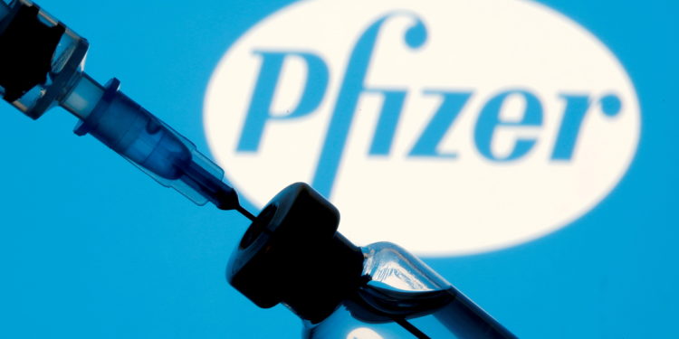 FDA miraton përdorimin e përhershëm të Pfizer