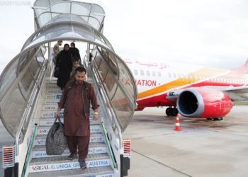 Mbërrijnë edhe 150 afganë të tjerë në Shqipëri, shkon në 607 numri total